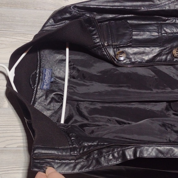 Gorgeous Vintage Leather Jacket - Picture 4 of 17